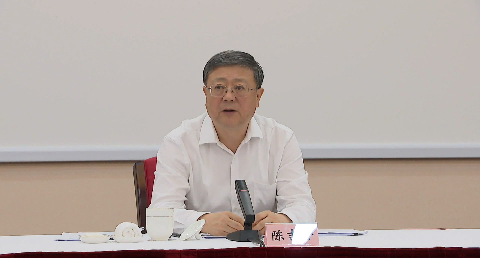 陈吉宁主持上海市实施乡村振兴战略现场推进会